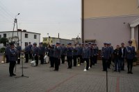 Policjanci na uroczystym otwarciu Komisariatu Policji w Krzyżanowicach wraz z zaproszonymi goścmi