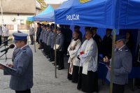 policjanci i zaproszeni goście na otwarciu komisariatu policji w Kuźni Raciborskiej