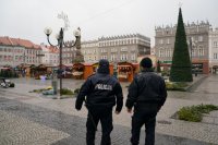 wspólny patrol policji i straży miejskiej