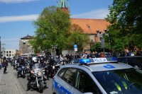 Parada motocykli ulicami Raciborza w związku z rozpoczęciem sezonu motocyklowego. Imprezę zabezpieczała raciborska drogówka