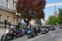 Parada motocykli ulicami Raciborza w związku z rozpoczęciem sezonu motocyklowego. Imprezę zabezpieczała raciborska drogówka