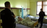 W szpitalu na łóżku leży 40-letni zabójca raciborskiego Policjanta i pilnuje go dwóch policjantów
