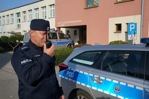 Naczelnik Prewencji Policji z Raciborza dowodzący ćwiczeniami