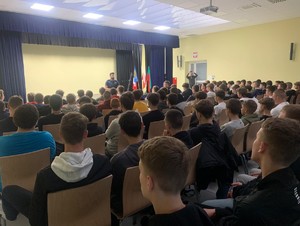 na zdjęciu słuchacze w trakcie prelekcji