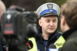 na zdjęciu policjant ruchu drogowego