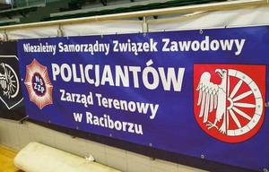 na zdjęciu plakat związkowy