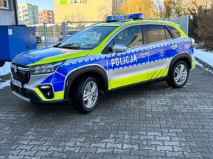 na zdjęciu radiowóz suzuki