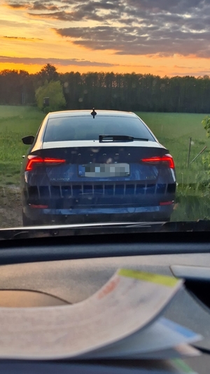 na zdjęciu pojazd bmw