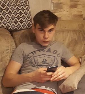 na zdjęciu zaginiony