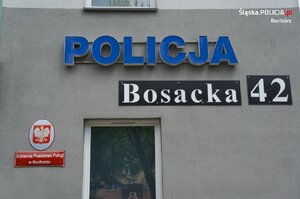 na zdjęciu budynek komendy