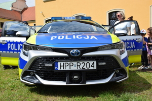 na zdjęciu radiowóz policyjny