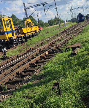 na zdjęciu tory kolejowe