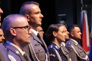 na zdjęciu policjanci biorący udział w obchodach święta Policji