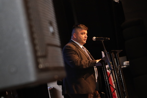 na zdjęciu Burmistrz Kuźni Raciborskiej