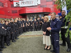 na zdjęciu przywitanie klas mundurowych