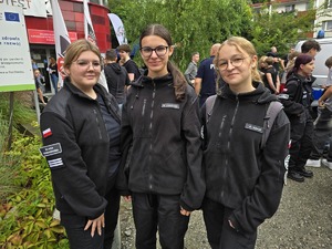 na zdjęciu uczniowie klasy mundurowej