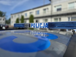 na zdjęciu sygnały policyjne