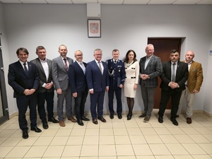 na zdjeciu wójtowie z komendantem Ryszką