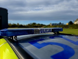 na zdjęciu sygnały policyjne