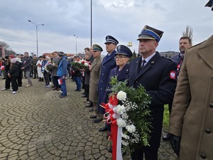 na zdjęciu służby raciborskie przedstawiciele