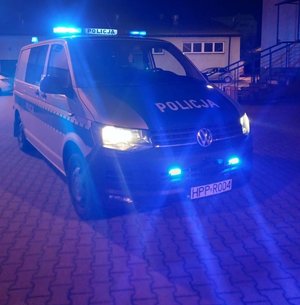 na zdjęciu radiowóz policyjny