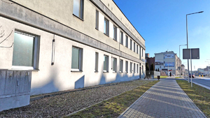 na zdjęciu komenda raciborska budynek