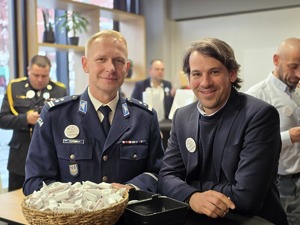 na zdjęciu komendant i zastępca prezydenta w Raciborzu