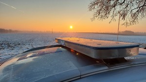 na zdjęciu radiowóz policyjny