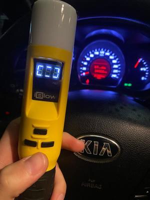 na zdjęciu urządzenie do badania stanu trzeźwości