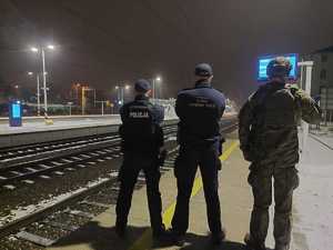 NA ZDJECIU SŁUZBY NA DWORCU KOLEJOWYM