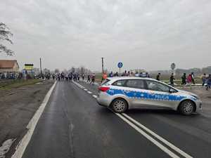 na zdjeciu zabebiezpieczenie podczas biegu wośp