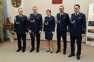 na zdjęciu komendanci z zdająca obowiązki i obejmujący obowiązki