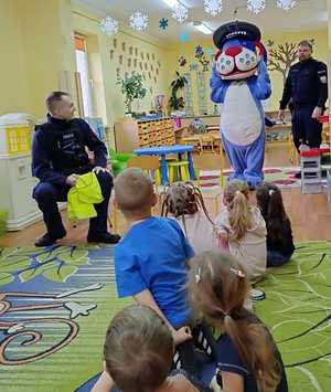 na zdjęciu dzielnicowi i sznupek