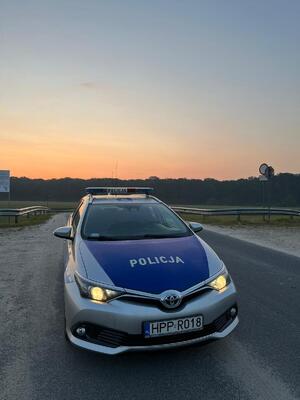 na zdjęciu radiowóz