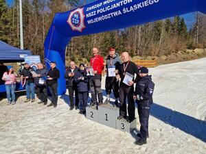 na zdjęciu rozdanie medali