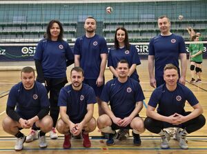 na zdjęciu siatkarze