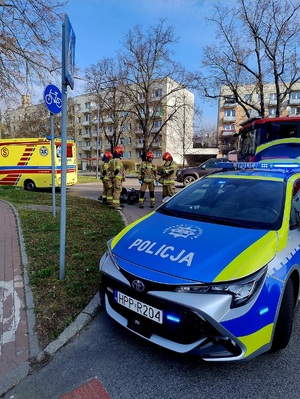 na zdjęciu radiowóz na zdarzeniu