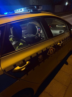 na zdjęciu radiowóz policyjny