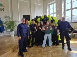 na zdjęciu policjanci na dniach otwartych