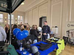 na zdjęciu policjanci na dniach otwartych