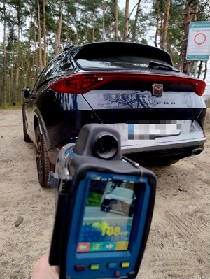 na zdjęciu radar prędkość 108