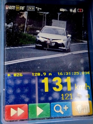 na zdjęciu prędkość 131 kilometrów na godzinę