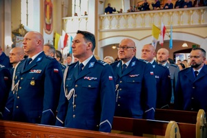 na zdjęciu policjanci na uroczystości