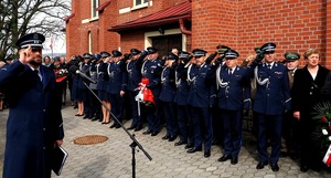 na zdjęciu policjanci na uroczystości