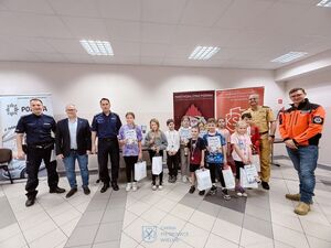 na zdjęciu rozdanie nagród