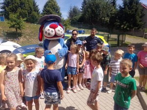 na zdjęciu policjanci na spotkaniu