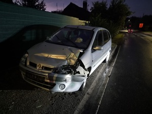 na zdjęciu uszkodzony pojazd
