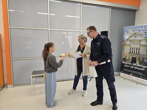 na zdjęciu uczestnicy konkursu wręczenie nagród
