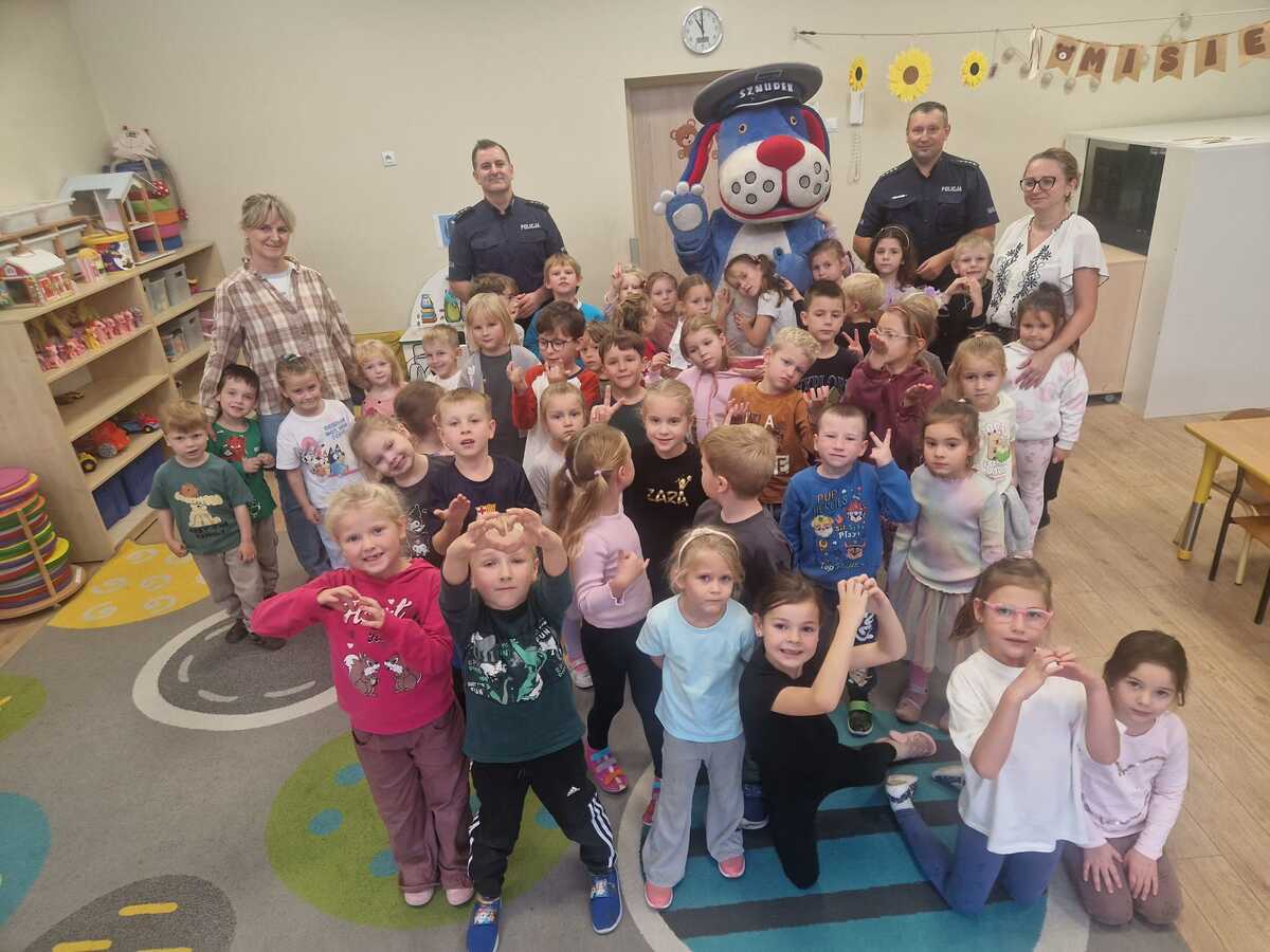 Zajęcia profilaktyczne policji w Przedszkolu nr 15 w Raciborzu